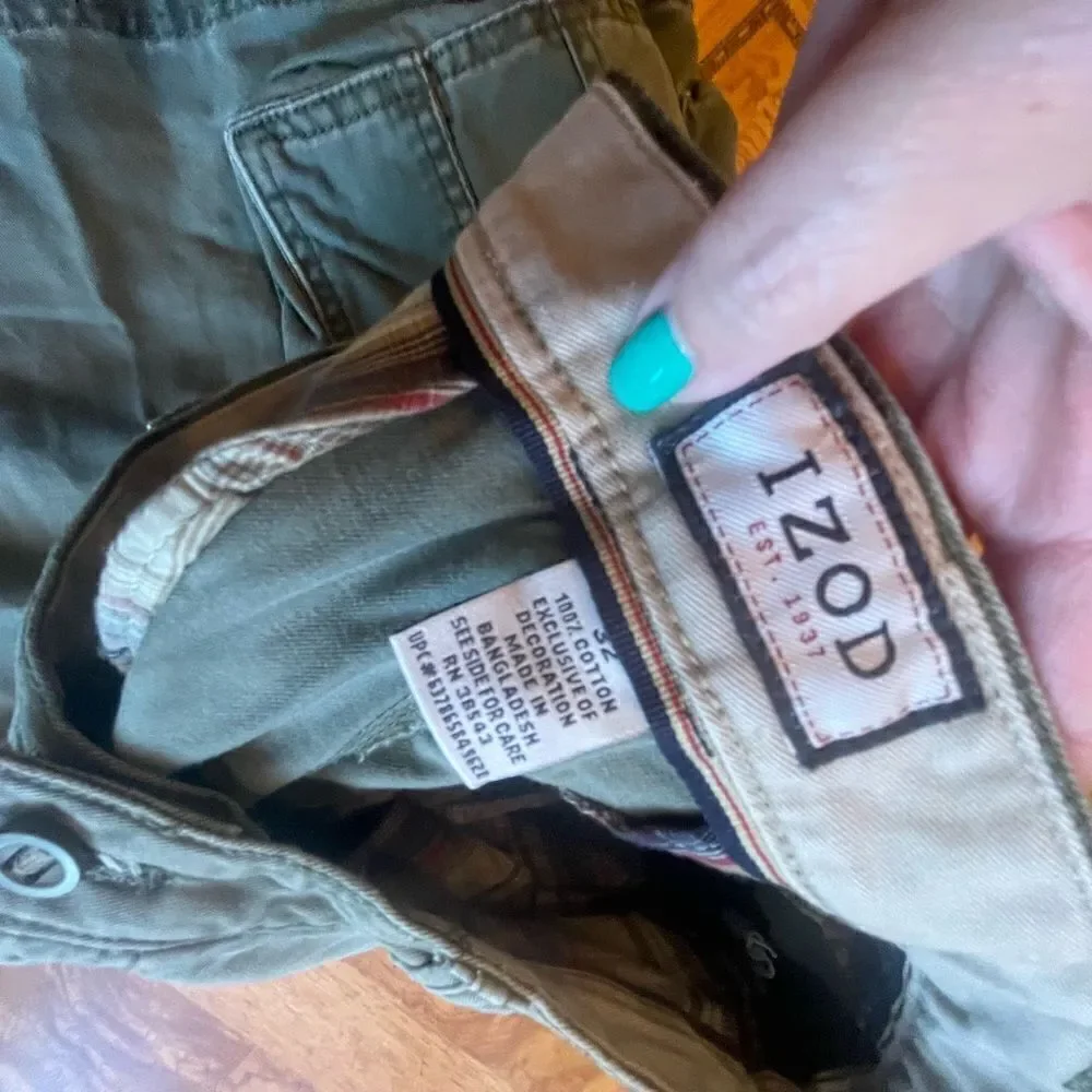 IZOD GREEN Cargo Short!